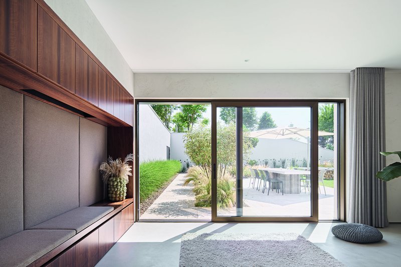 Neubau Whs Klumpp

Architektur:
Henecka Architekten
Hoheneggerstr. 6
76646 Bruchsal
www.he-ar.de