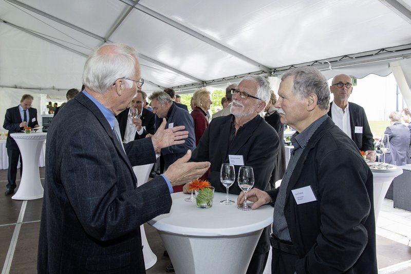 33 AKBW 14 06 05 0444 k1 web