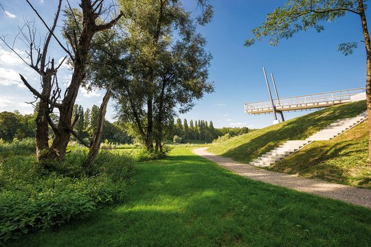 IRP Rheingärten Neuenburg, Abschnitt III: Alter Fähranleger, alter Hafen, Aussichtsplattform