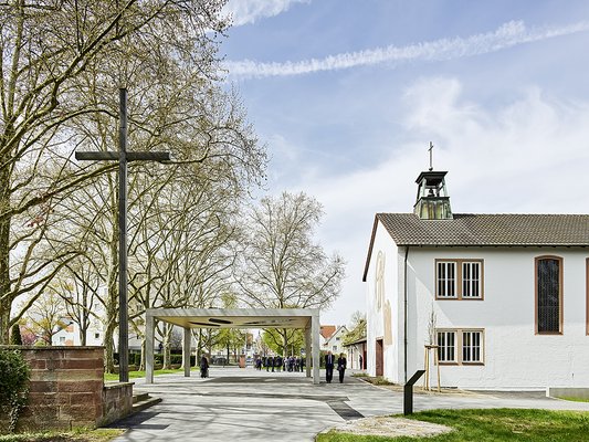 Aussegnungshalle - Instandsetzung, Umbau und Neubau Unterstehhalle