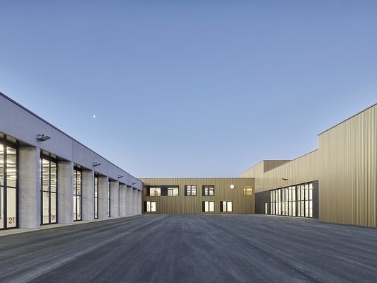 Feuerwehrgebäude mit Kreisgerätewerkstatt