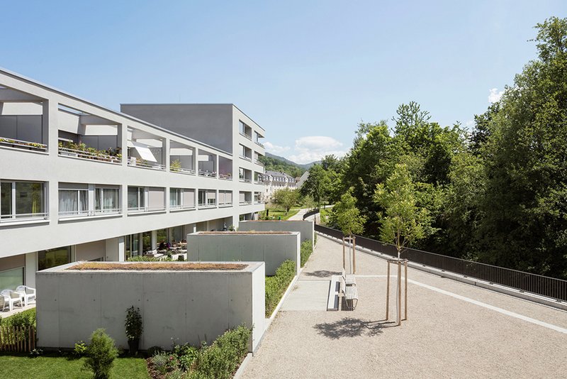 Neubau Schwarzwaldstrasse. Dr.-Grotteck-Platz, fertiger Zustand