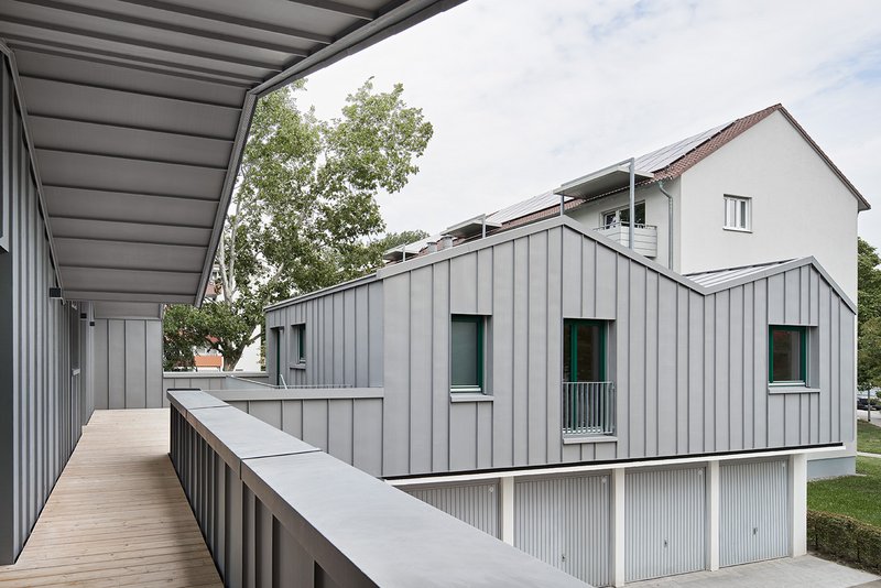 Garagenaufstockung Heilbronner Straße 5a, 9a und 13a

Architektur:
Falk Schneemann Architektur
Durlacher Allee 32
76131 Karlsruhe
www.falk-schneemann.de