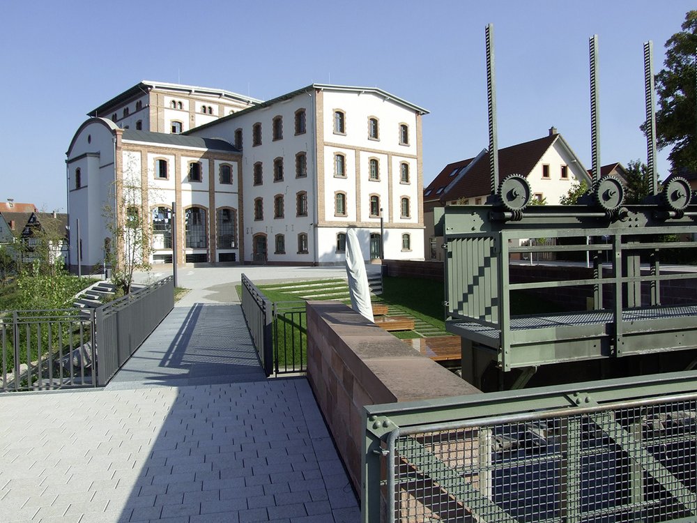 Prämiert beim Beispielhaften Bauen: Mühlenumfeld, Willstätt | Landschaftsarchitektur: bhm planungsgesellschaft mbh BRESCH HENNE MÜHLINGHAUS, Bruchsal | Foto: Berthold Schröder