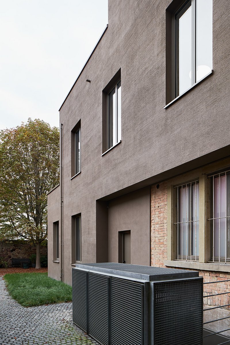 Aufstockung HInterhaus Werderplatz 37

Planung:
Kränzle+Fischer-Wasels Architekten BDA
PartGmbB 
Werderplatz 37
76137 Karlsruhe
www.kraenzle-fischerwasels.de