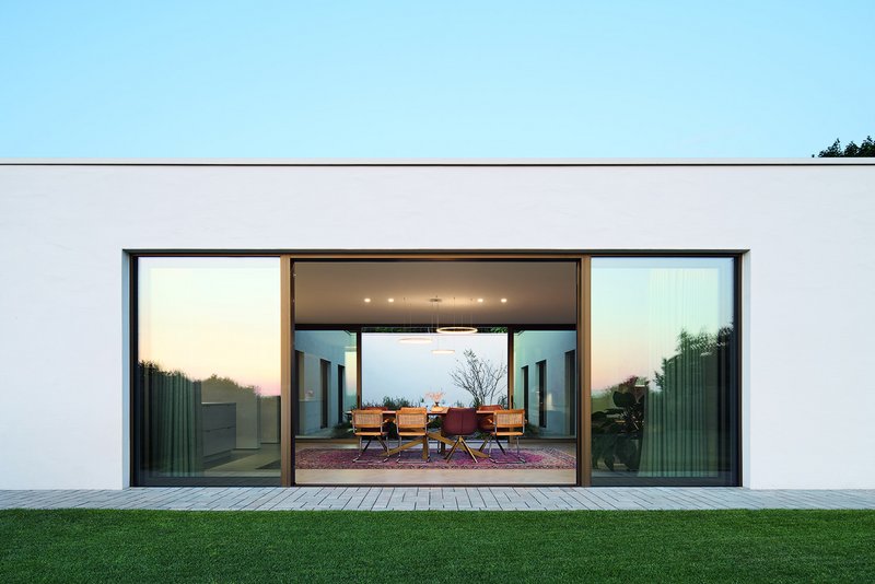 Neubau Whs Klumpp

Architektur:
Henecka Architekten
Hoheneggerstr. 6
76646 Bruchsal
www.he-ar.de