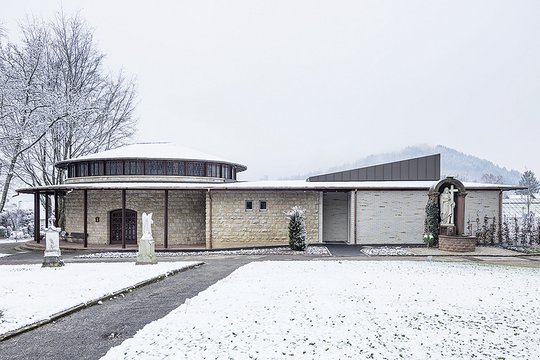 Einsegnungshalle Waldkirch: Ergänzungsanbau und Sanierung