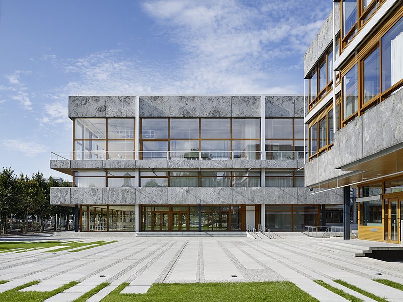 generalsanierung bundesverfassungsgericht karlsruhe

planung:
assem architekten:
hübschstrasse 19
76135 karlsruhe
tel 0721_82824_0
www.assemarchitekten.de

bauherr: 
staatliches hochbauamt baden-baden
bundesbau baden-württemberg
gartenstraße 78
76135 k