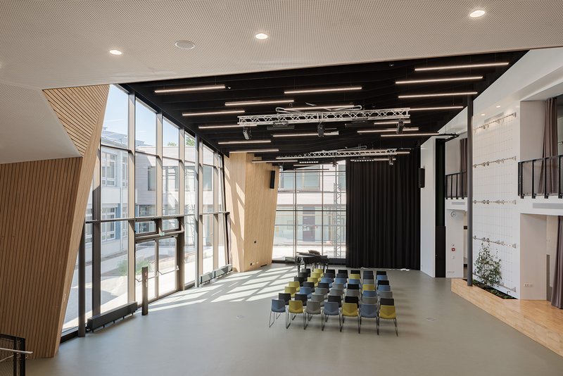 Objektname: Burghardt-Gymnasium, Neubau Selbstlernzentrum und Sanierung Schulgebaeude, 1. u. 2. Bauabschnitt; Objekttyp: Schulgebaeude; Standort: St.-Rochus-Strasse 5, D-74722 Buchen (Odenwald); Fertigstellung: 1. u. 2. BA: Herbst 2023; Bauherr u. Eigentu