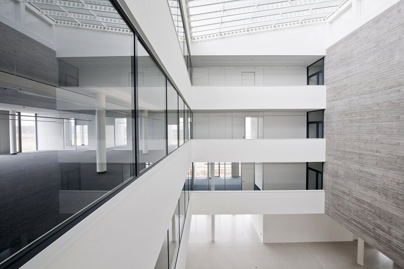 2. OG_Halle Flur Meetingpoint