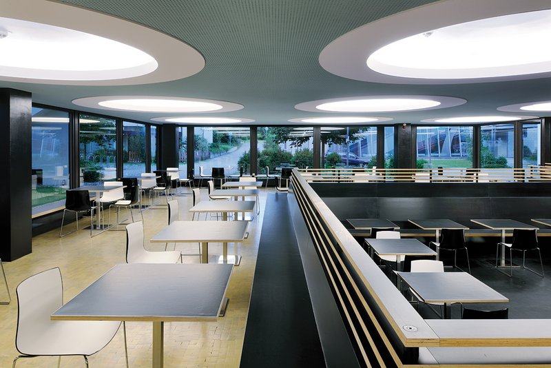 Umbau der Cafeteria in der Pädagogischen Hochschule Ludwigsburg, Juli 2010. Architektin: Dipl. Ing. Astrid Chwoika, Stuttgart.