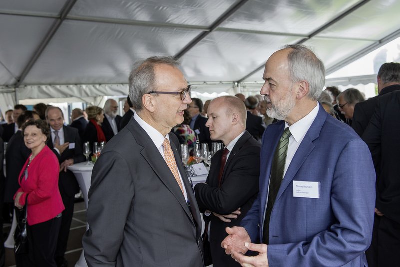 28 AKBW 14 06 05 0365 k1 web