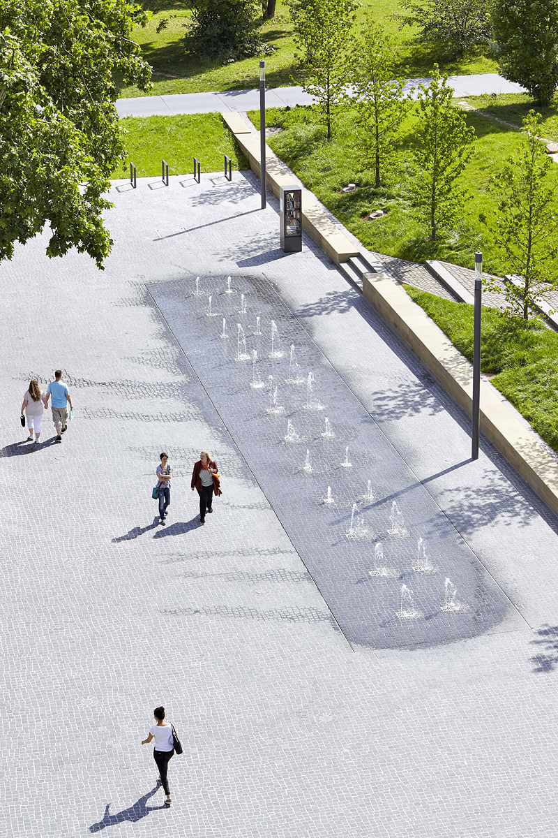 Christina Kratzenberg, Finkenweg 1, 73760 Ostfildern, Tel. 0711-6336943, mail: info@christina-kratzenberg.de; Veroeffentlichung nur gegen Honorar, Urhebervermerk und Beleg / permission required for reproduction, mention of copyright, complimentary copy,