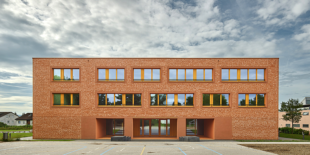 DEU, Kusterdingen, Firstwald-Gymnasium, Klumpp+Klumpp Architekten , Fertigstellung: 2015 , DIGITAL 100 MB 8 Bit. - ©Zooey Braun; Veroeffentlichung nur gegen Honorar, Urhebervermerk und Beleg / permission required for reproduction, mention of copyright, c