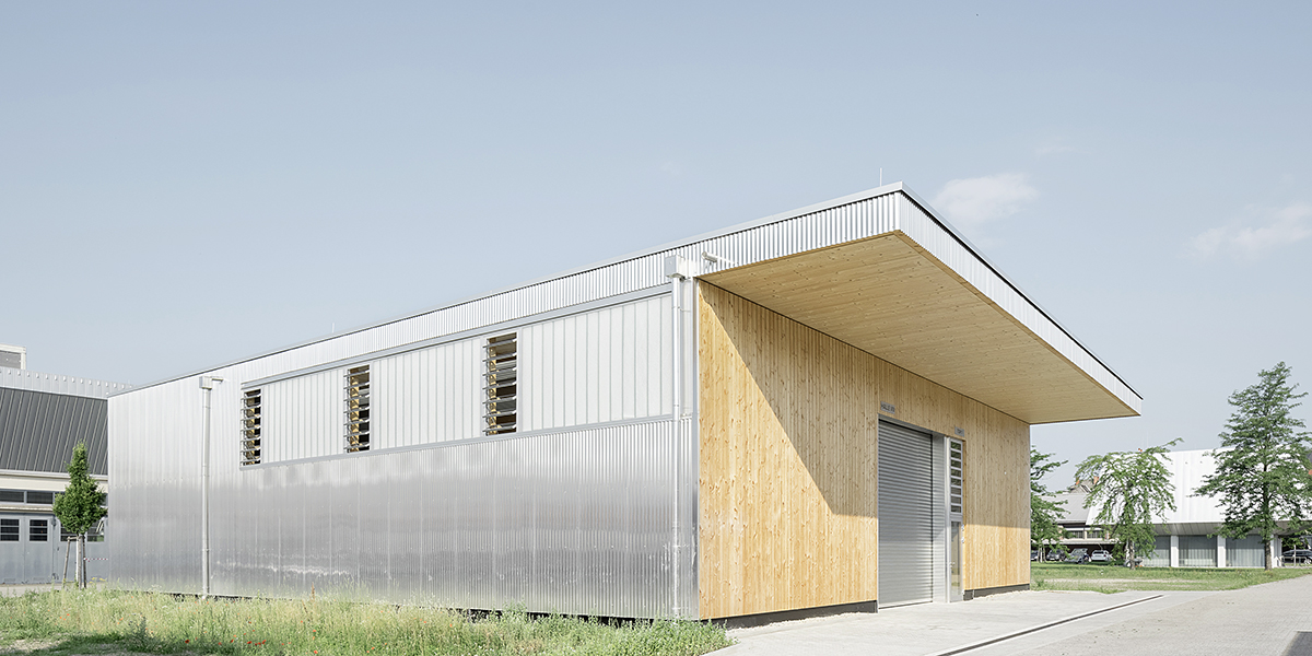 Halle VIII der Bundesanstalt f√ºr Wasserbau; Fertigstellung: 2017; Bauherr und Eigentuemer: Staatliches Hochbauamt Karlsruhe, Bundesbau Baden-W√ºrttemberg, D-76135 Karlsruhe, www.hba-karlsruhe.de; Architekt: Haug Schmidtler Architekten, D-76133 Karl