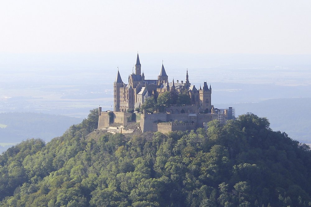 Burg Hohenzollern in Bisingen | © Lāsma Artmane | Unsplash