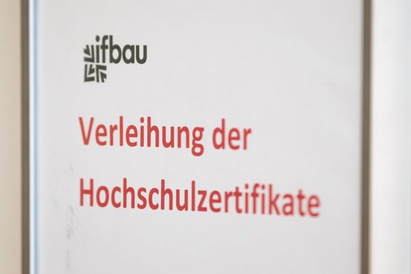 Neue Sachverständige ausgezeichnet