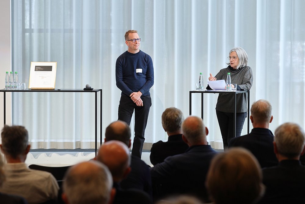 v. l.: v. l.: Björn Claussen, Architekt in der Abteilung Hochbau der Stadt Rottweil, und Stadträtin Gabriele Schneider | © AKBW / Jan Potente