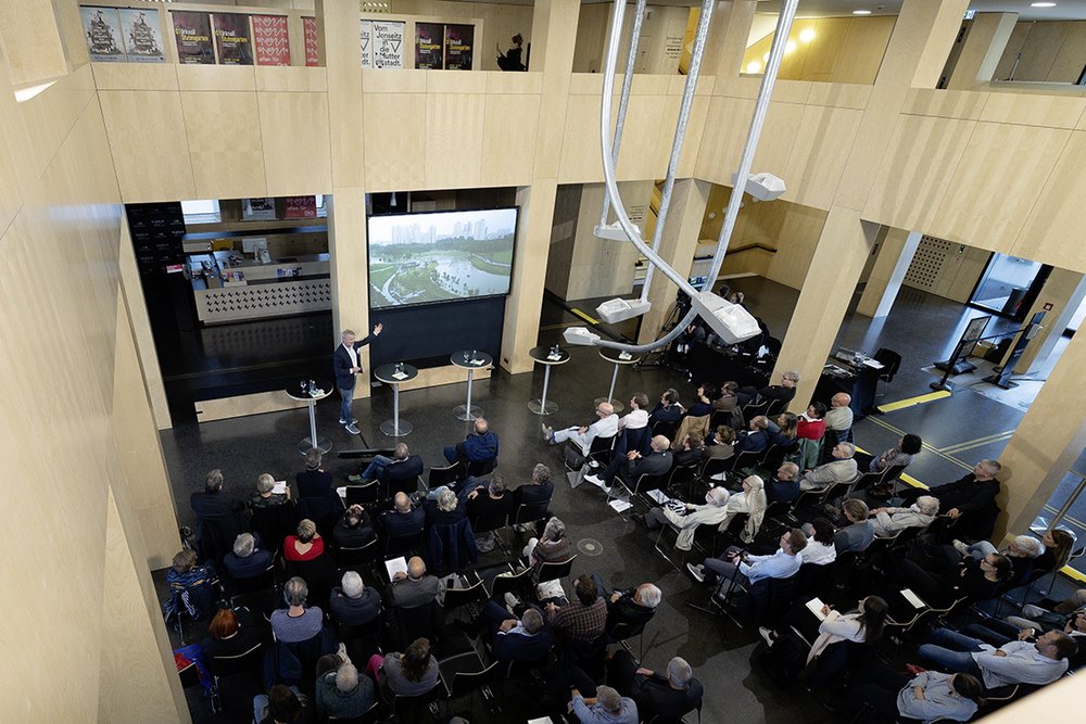 Peter Hausdorf, SINAI Gesellschaft von Landschaftsarchitekten, Berlin: grün statt grau – Klimagerechte StadtquartiereFoto: LICHTGUT/Leif Piechowski