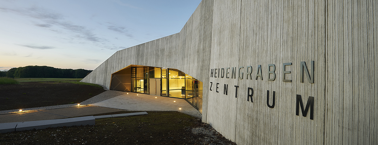 Prämiert beim Beispielhaften Bauen: Ausstellungsgebäude Heidengrabenzentrum, Erkenbrechtsweiler | ott_architekten BDA Partnerschaft mbB, Laichingen | Foto: Steffen Roller Photography
