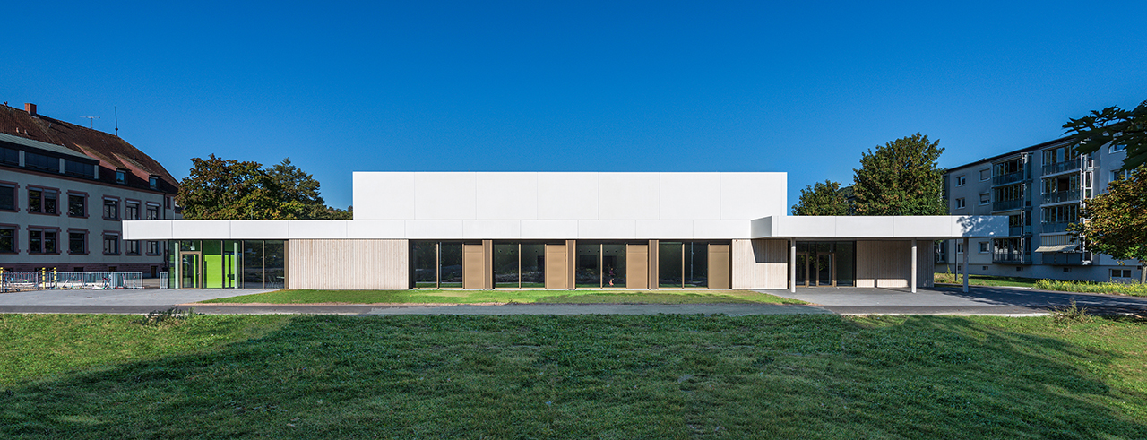 Prämiert beim Beispielhaften Bauen: Turnhalle Lörrach-Tumringen | Architektur: K9 Architekten, Freiburg und Architekturbüro Herzog GmbH, Lörrach | Foto: Olaf Herzog
