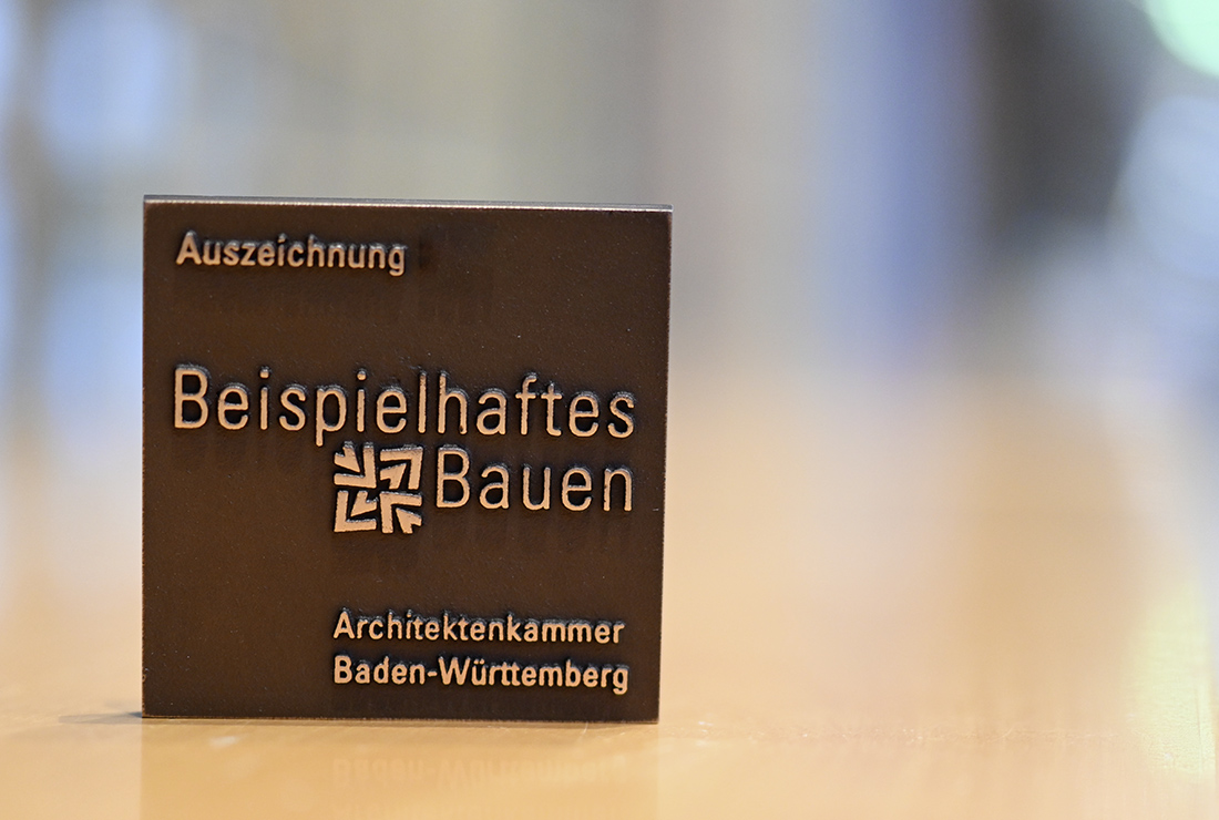 Plakette Beispielhaftes Bauen © Felix Kästle