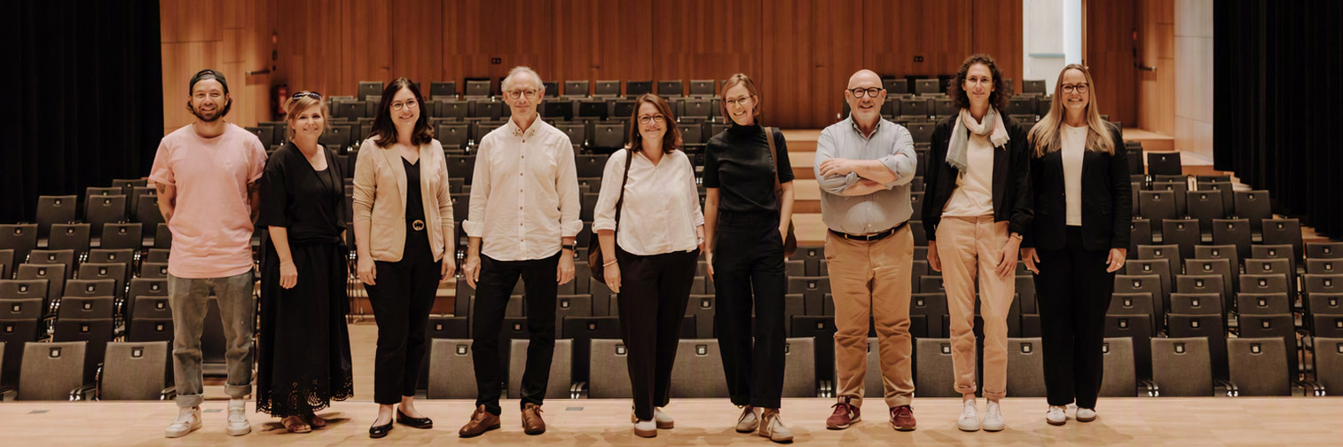 v.l.: Daniel Christian Lindemann, Tina Mühleck, Melanie Renje , Manfred Sautter (Juryvorsitzender), Rosi Düll , Friederike Ruoff, Luk Murphy, Verena Ernst (Begleitung Landratsamt), Christiane Keck (Begleitung Architektenkammer Baden-Württemberg)