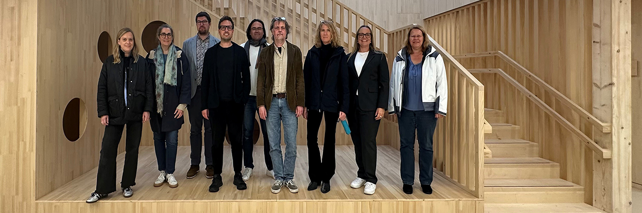 v.l.: Kerstin Günter, Cornelia Biegert, Johannes Waldschütz, Hannes Bäuerle (Juryvorsitzender), Moritz Seifert, Bodo Schnekenburger, Verónica Munín-Glück, Christiane Keck (Begleitung Architektenkammer), Bianca Müller (Begleitung Landratsamt)  | Foto: AKBW